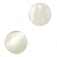 Shell charm round 8mm White